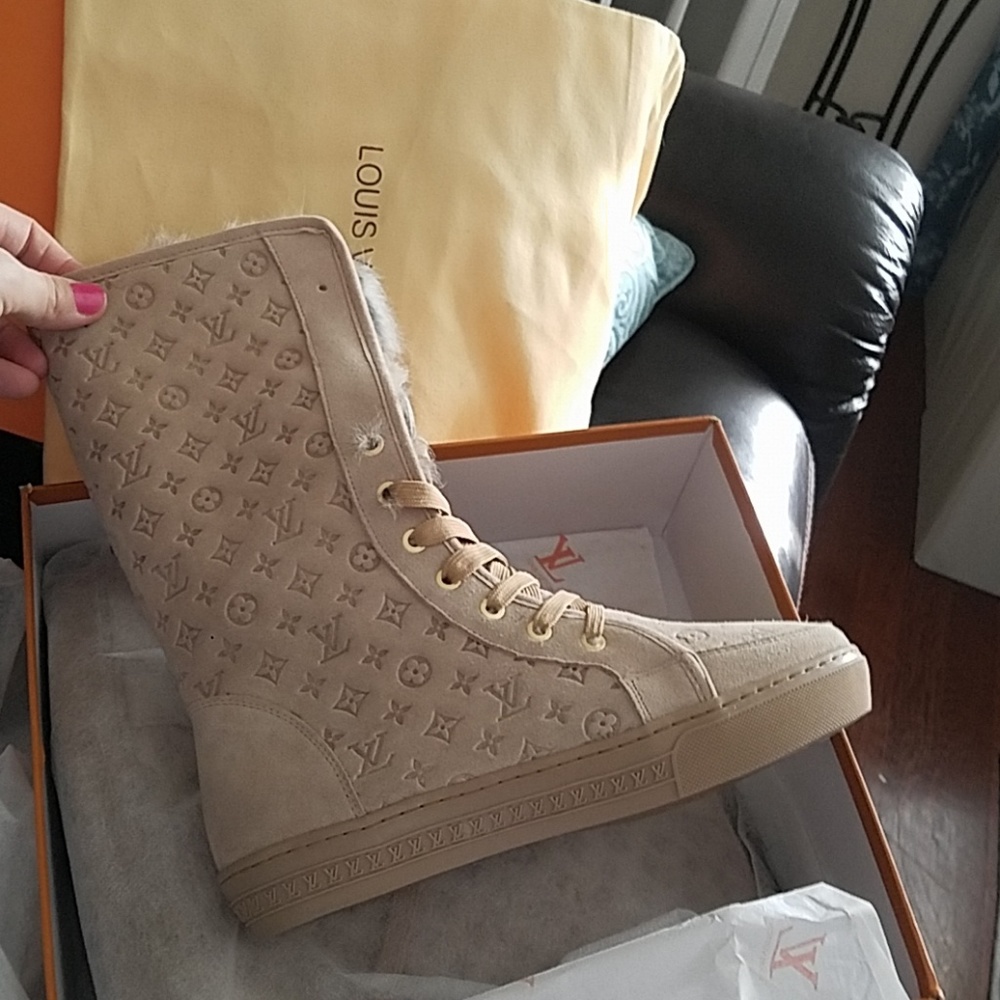 Louis Vuitton rabbit fur suade boots